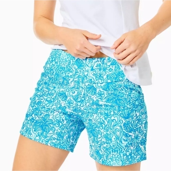 NWOT Lilly Pulitzer UPF 50+ Luxletic 5" Nakia Short Resort Took Me By Sunrise… - Picture 1 of 4